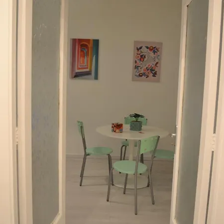 Metro House Apartamento